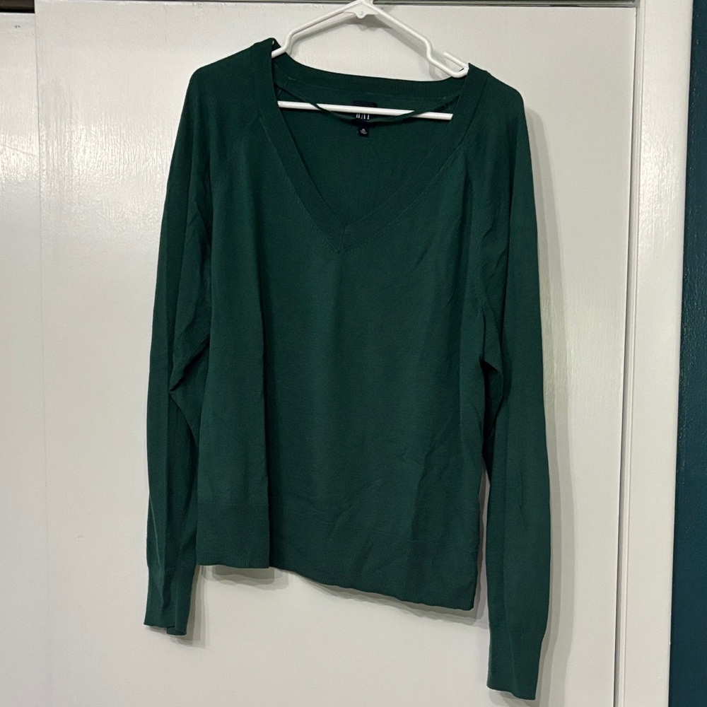 GAP Women's Deep Green V-Neck Sweater